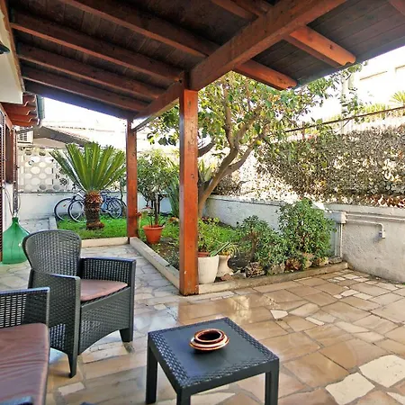 בית נופש Sea Breeze - Luna